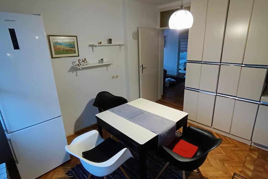 Spacious Condo Near Bascarsija - Free Parking Saraievo Exterior foto